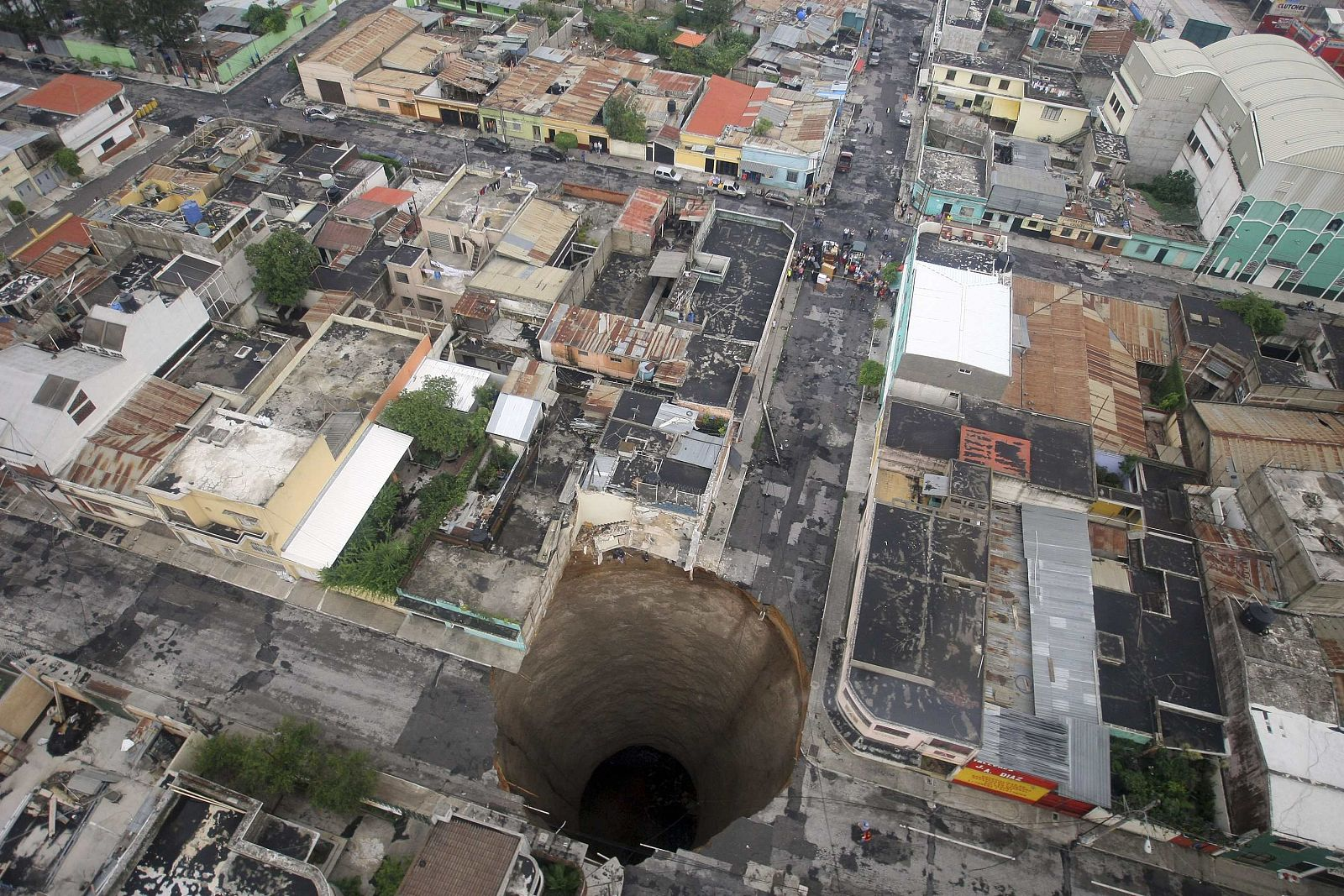 Gran socavón/hundimiento en Ciudad de Guatemala, ocurrido en 2010